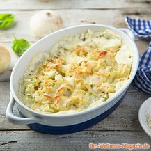 Low-Carb-Zucchiniauflauf mit Zwiebeln