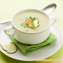 Vegetarische Low-Carb-Gemüsesuppe