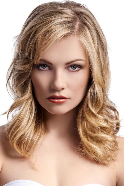 Eleganter, gestufter Long-Bob mit Locken