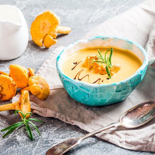 Schnelle Low Carb Pfifferlingcremesuppe