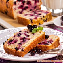 Low-Carb-Rührkuchen mit Johannisbeeren