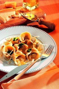 Italienische Rezepte: Tortellini mit Steinpilzen - Tortellini ai funghi