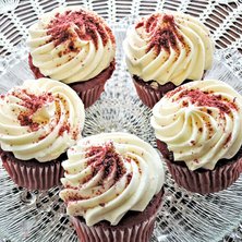Schnelle, saftige Low Carb Cupcakes mit Topping