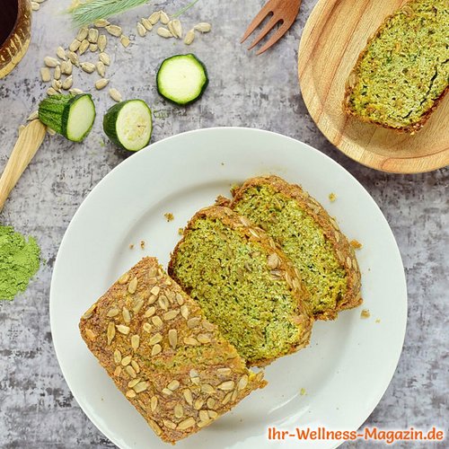 Zucchini-Eiweißbrot mit Weizengras