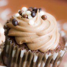 Low Carb Schoko-Cupcakes mit Schokoladen-Frosting