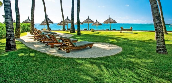 Belle Mare auf der Insel Mauritius: Palmen, Strand und Meer – Urlaub auf Mauritius