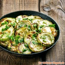 Low-Carb-Rezept für gebackene Kräuter-Zucchini