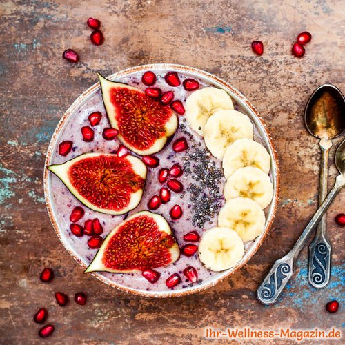 Low Carb Acai-Smoothie-Bowl mit Chia