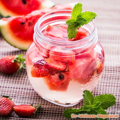 Wassermelonen-Erdbeer-Minze-Wasser