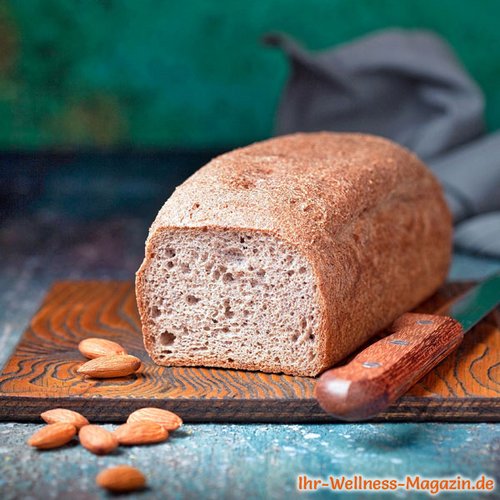 Eiweißbrot mit Mandelmehl