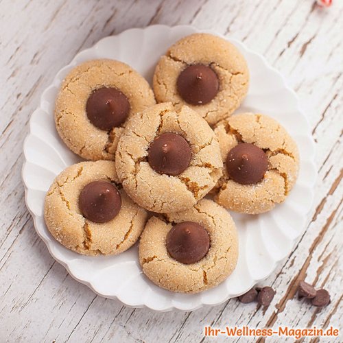 Low-Carb-Erdnusskekse mit Schokotropfen