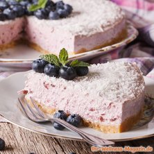 Leichter Low Carb Blaubeer-Quark-Kuchen mit Kokos