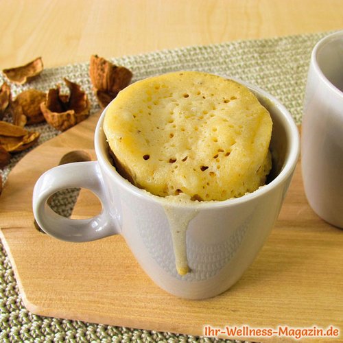 Low Carb Vanille-Tassenkuchen mit Nüssen