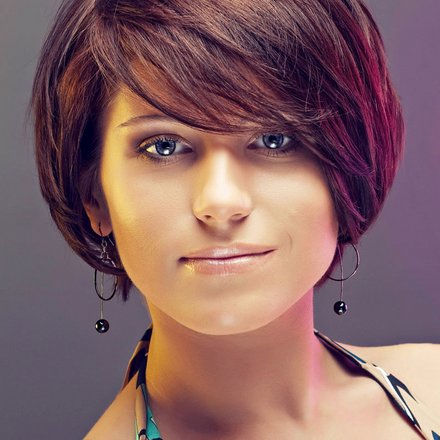 Femininer Short Bob für rot-braune Haare