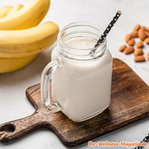 Proteinshake mit Banane und Mandelmilch