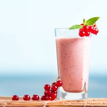 Cremiger Eiweißshake mit Johannisbeeren