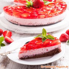 Leichte Low Carb Erdbeer-Joghurt-Torte