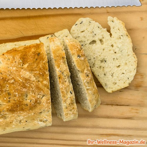 Low Carb Buttermilchbrot mit Kräutern