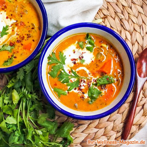 Low Carb Kokosmilch-Curry-Suppe