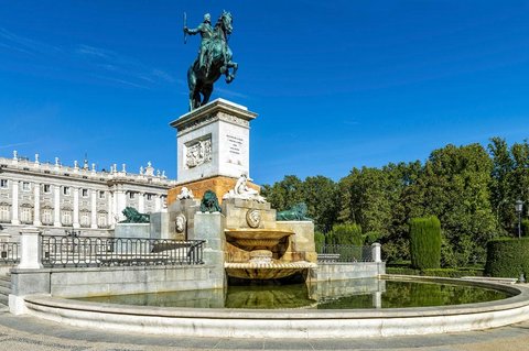 Sehenswürdigkeiten in Madrid: Plaza de Oriente