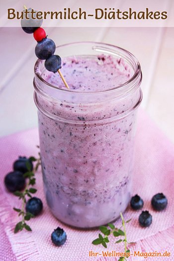 Buttermilch-Shake mit Blaubeeren