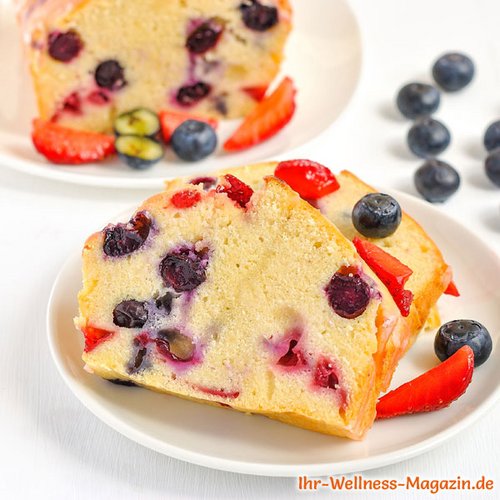 Saftiger Low Carb Vanillekuchen mit Beeren