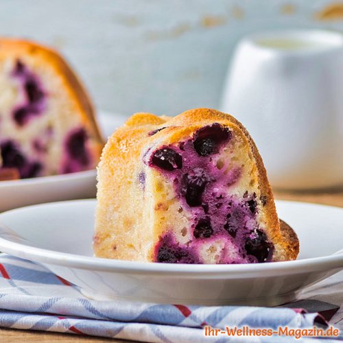 Low-Carb-Zitronenkuchen mit Blaubeeren