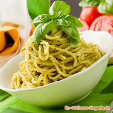 Low-Carb-Pasta mit Pesto