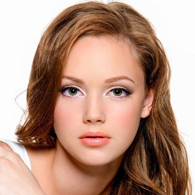 Grüne Augen schminken: Natürliches Augen-Make-up mit Lidstrich