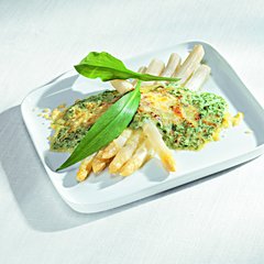 Einfache Kochrezepte: Mit Bärlauch überbackener Spargel