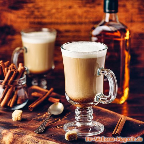 Milchkaffee mit Whisky