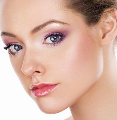 Blaue Augen schminken - Lila Augen-Make-up