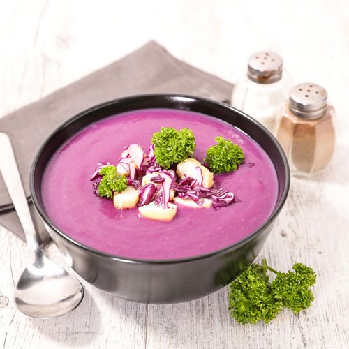 Schnelle Low Carb Rotkohl-Cremesuppe