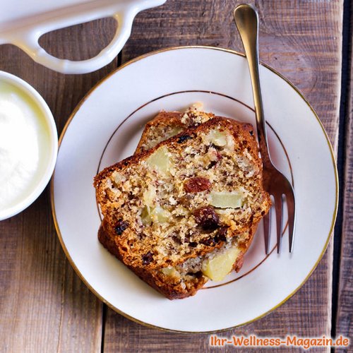 Low-Carb-Nusskuchen mit Ananas und Rosinen