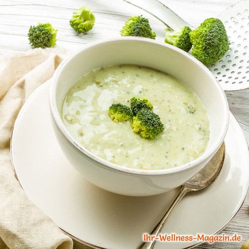 Brokkolisuppe mit Kokosmilch