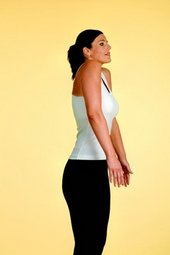 Übungen mit dem Trampolin 4: Schulterkreisen
