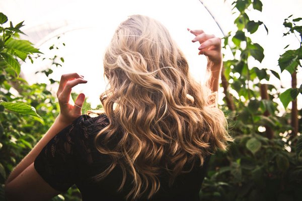 6 Tipps für schöne und gesunde Haare zum Verlieben