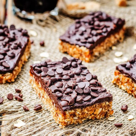 Veganer Erdnuss-Schokokuchen ohne backen