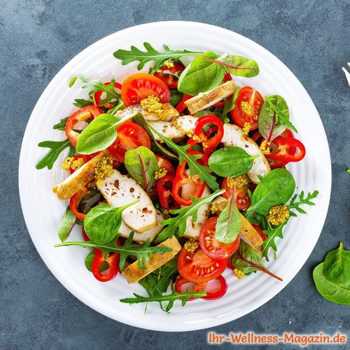 Bunter gemischter Salat mit Huhn