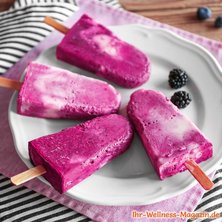 Low Carb Brombeer-Joghurt-Eis am Stiel