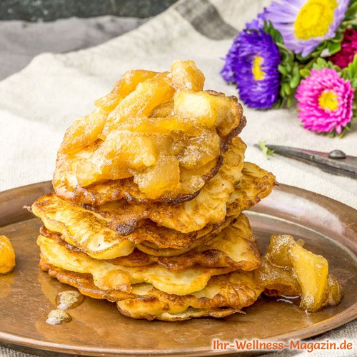 Low Carb Buttermilch-Pancakes mit Apfelkompott 