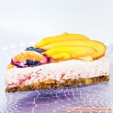 Leichte Low Carb Kühlschranktorte mit Früchten