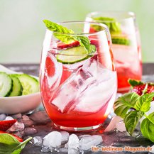 Erdbeer-Gurken-Basilikum-Wasser