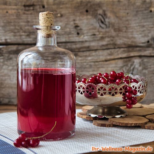 Roter Johannisbeersirup