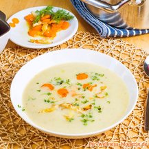 Cremige Low Carb Gemüsesuppe