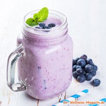 Cremiger Eiweißshake mit Quark und Heidelbeeren