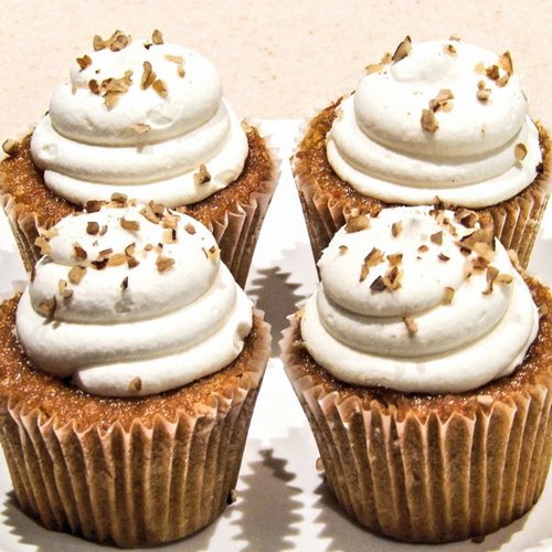 Low Carb Karotten-Cupcakes mit Vanille-Frosting