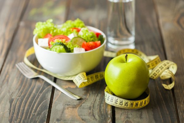 Abnehmen ohne zu hungern - diese Tipps helfen im Alltag
