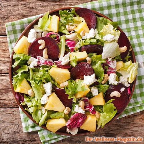 Rote-Bete-Salat mit Ananas und Feta