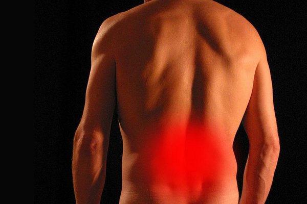 Rückenschmerzen natürlich behandeln – die besten Tipps und Tricks für Schmerzbetroffene 